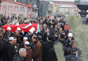 Polat gözyaşlarıyla uğurlandı